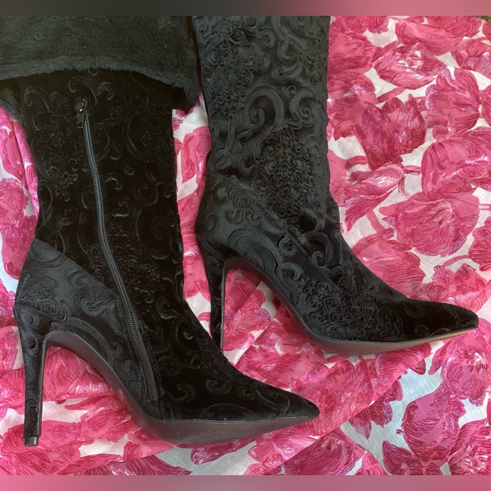 NWOT Qupid Black Textured Heeled Boots 8.5 - Picture 2 of 16